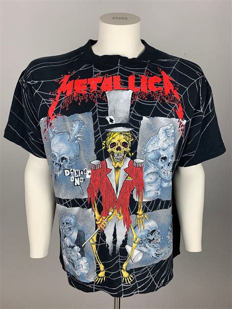 authentic metallica t shirt.